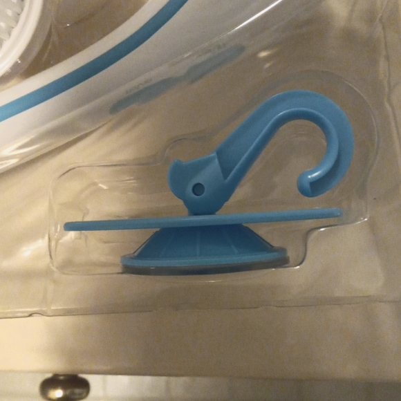 Spinning Spa Brush with 5 attachments - Picture 8 of 9